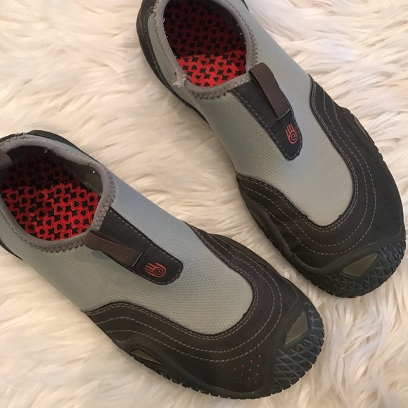 teva proton water shoes